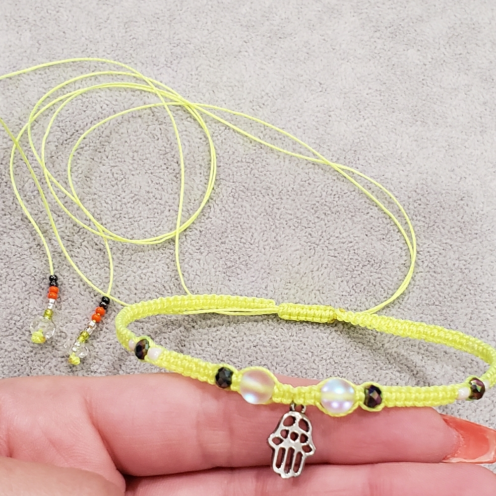 VIBES NEON YELLOW HAMSA CHOKER W MOONGLASS BEAD